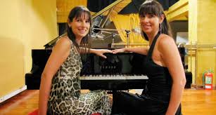 Las pianistas Paula y Fabiana Chavez